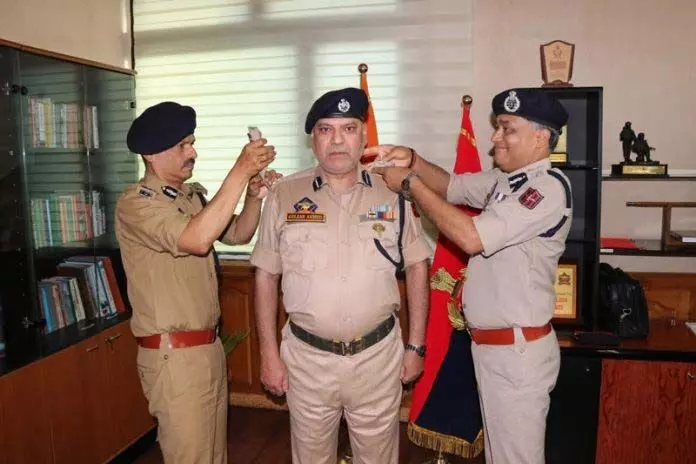 DGP ने गुलजार अहमद शाह को SSP रैंक से सम्मानित किया