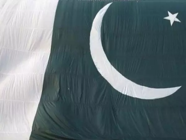 Pakistan की भारी आंतरिक उधारी उसे दोहरे ऋण संकट की ओर धकेल रही