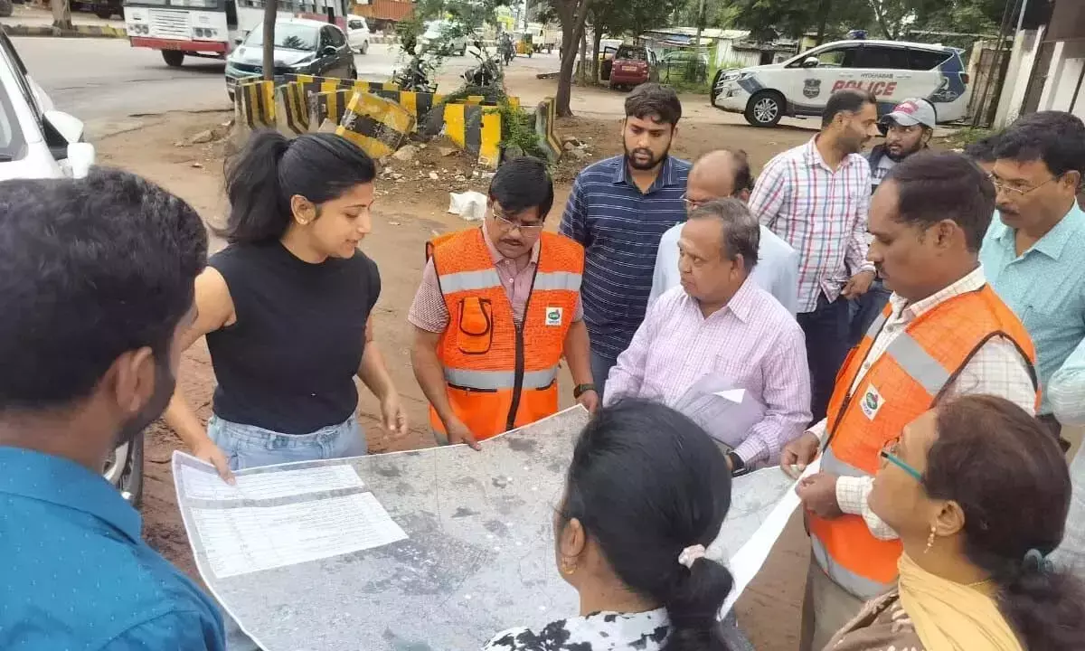 GHMC कमिशन ने पुराने शहर में बुनियादी ढांचे के कार्यों की समीक्षा की