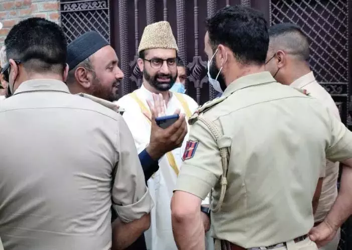 मेरी आवाजाही की स्वतंत्रता अधिकारियों के विवेक पर निर्भर है: Mirwaiz