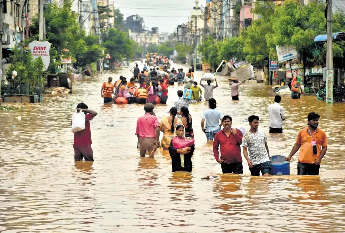 VIJAYAWADA : कुछ गांवों में बाढ़ का पानी फिर बढ़ने से लोग चिंतित