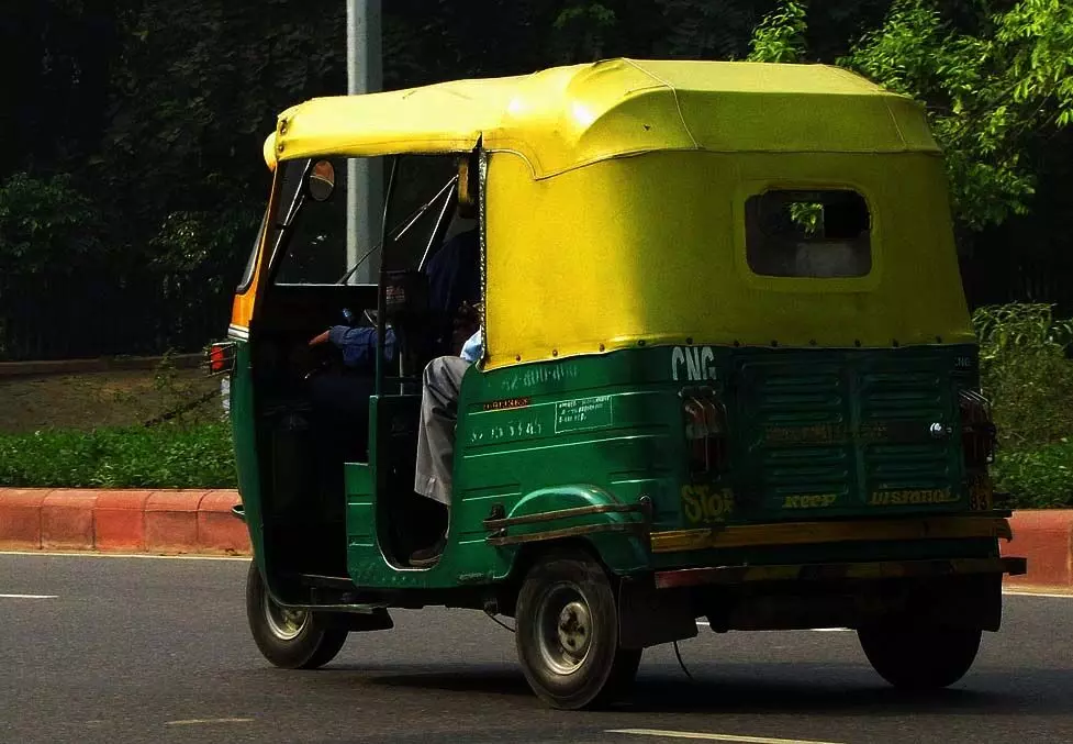 सावधान! ऑटो में सवारियां बैठाकर लूटपाट करने वाले तीन बदमाश गिरफ्तार