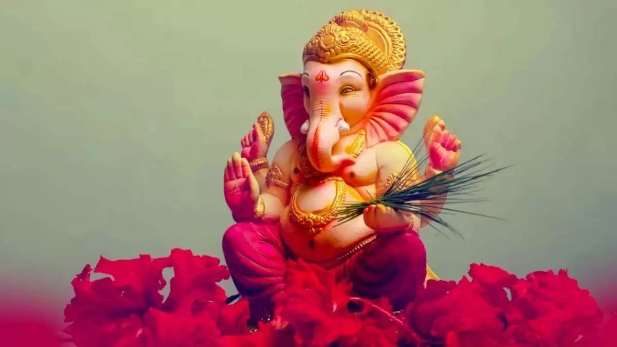 ये संदेश भेजकर अपनों को दें Ganesh Chaturthi  की शुभकामनाएं