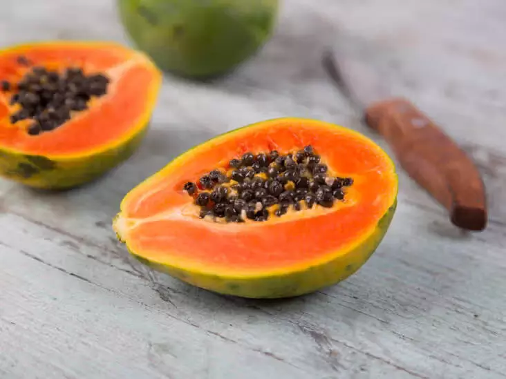 Papaya आपका वजन कम करने में मदद करता