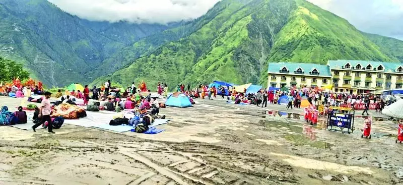 Manimahesh Yatra: छडिय़ों के भरमौर हेलिपैड पर पहुंचते ही उड़ानें बंद