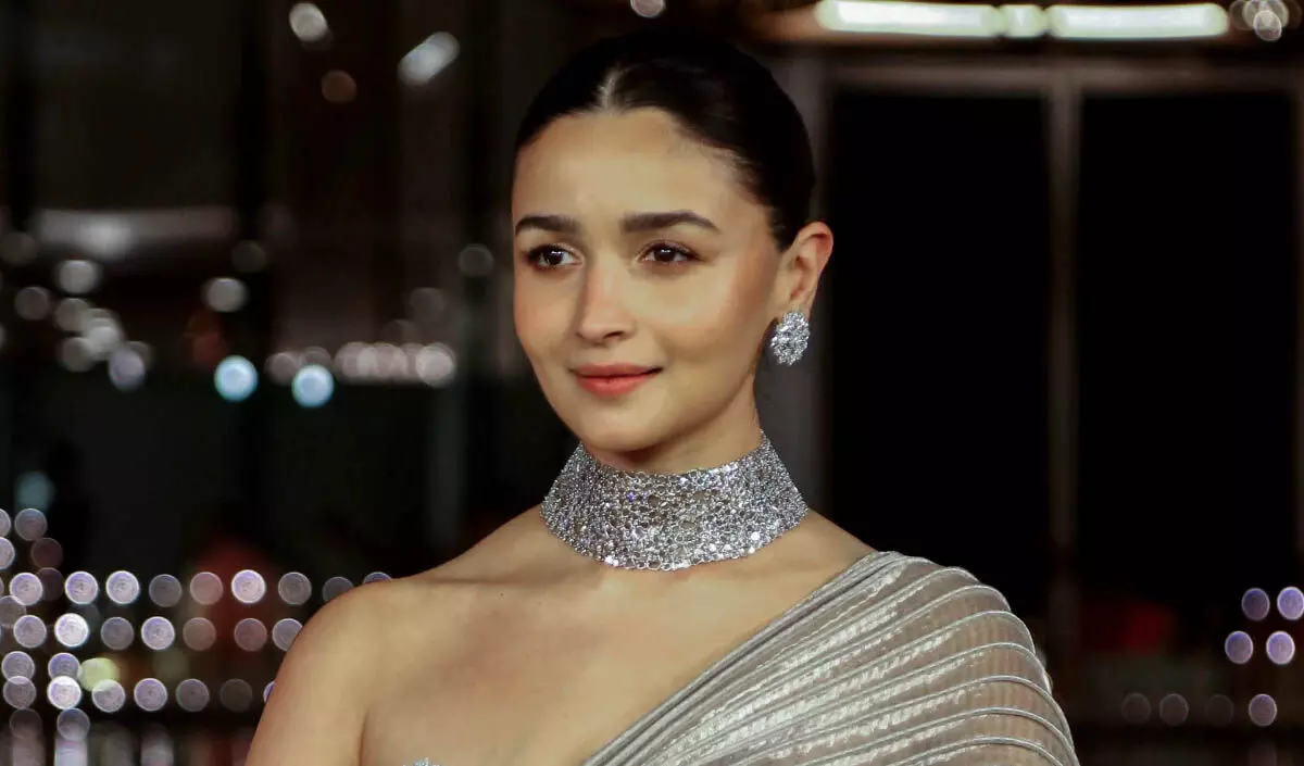 Alia Bhatt ने उनकी तस्वीर नहीं खींची लेकिन पैपराजी ने खींची