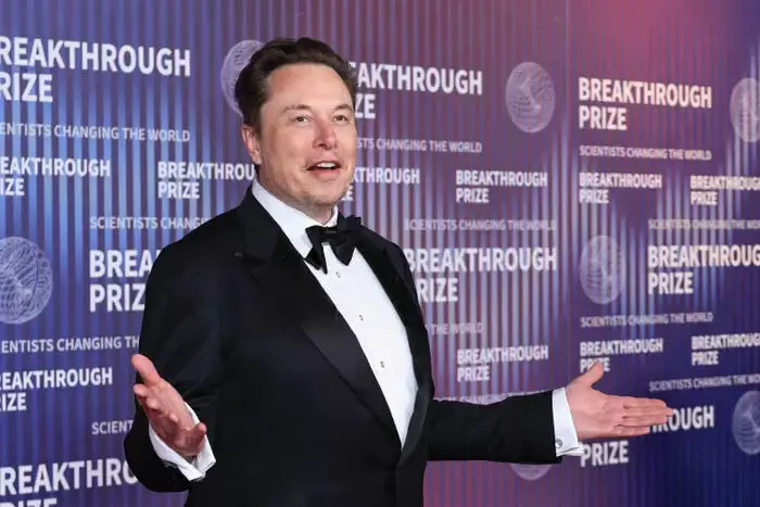 Elon मस्क ने दुनिया को एक्स का सामना करने की चुनौती दी