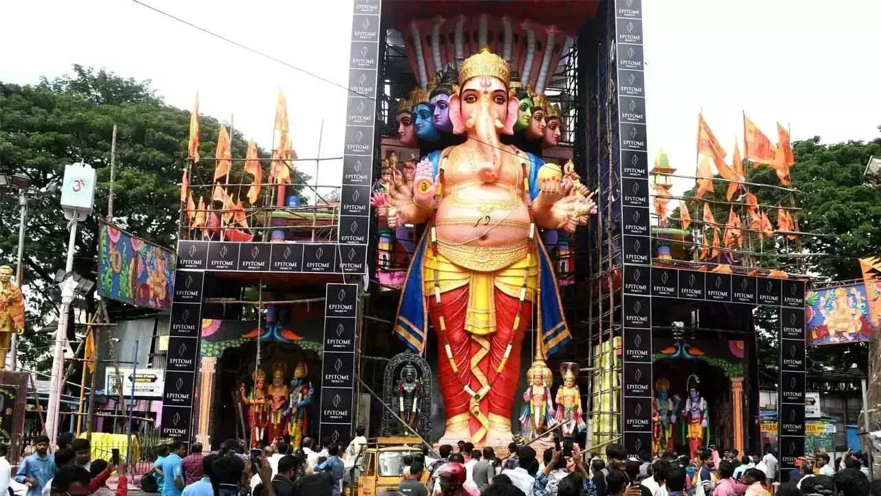 Ganesh पंडालों को सुचारू बिजली आपूर्ति के आदेश