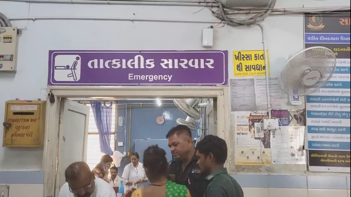 Rajkot सिविल अस्पताल में डॉक्टर की लापरवाही आई सामने