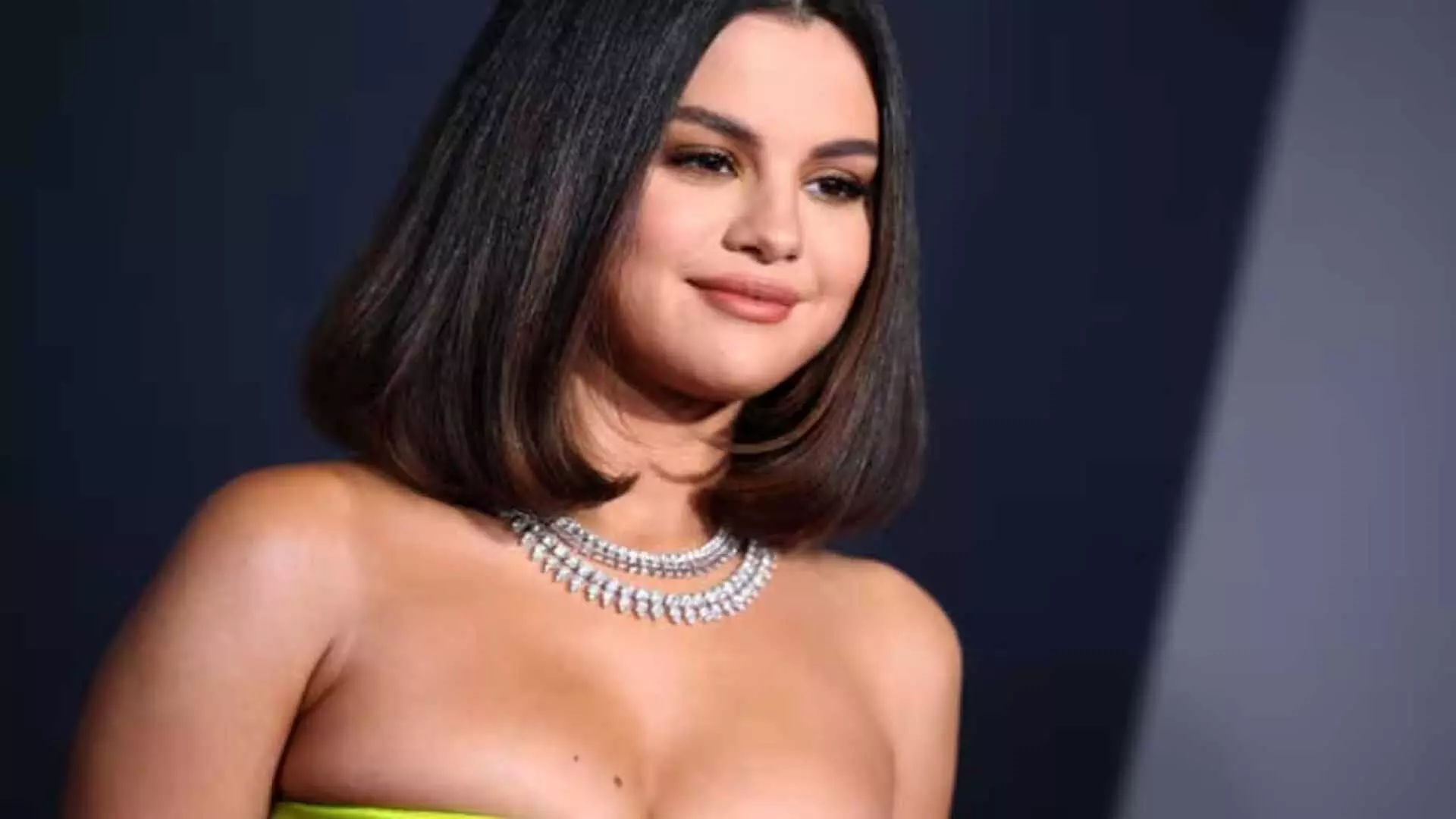 Selena Gomez 10,918 करोड़ की नेटवर्थ के साथ बनीं अरबपति, Video...