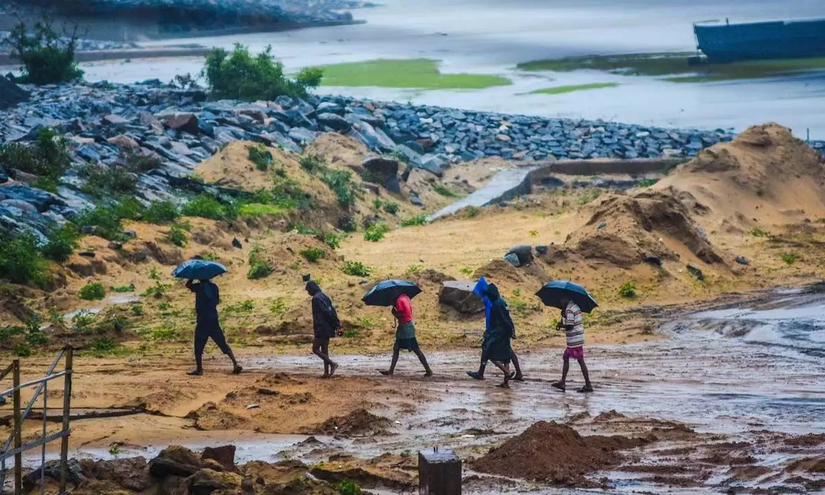 Odisha: ओडिशा में मौसमी प्रणाली से भारी बारिश