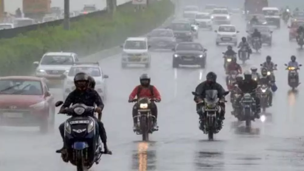 Weather Update : मौसम विभाग ने गुजरात में सामान्य बारिश की भविष्यवाणी की