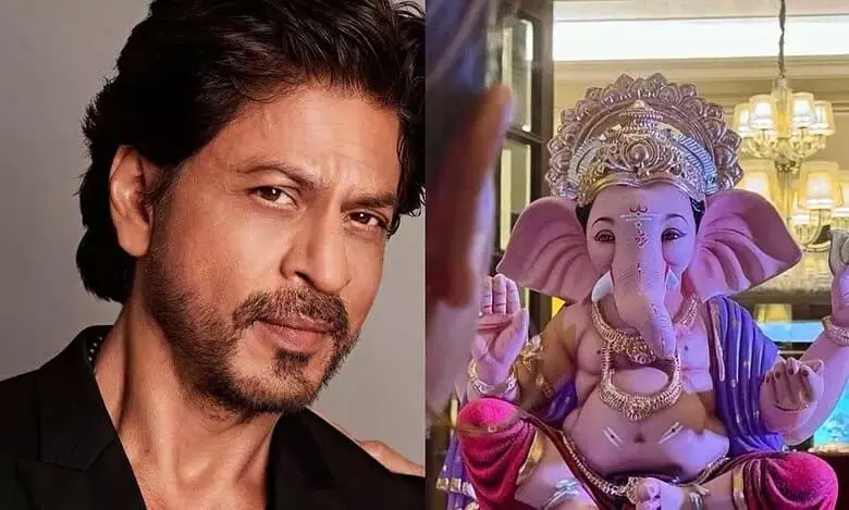 Shahrukh Khan ने मन्नत में किया गणपति बप्पा का स्वागत