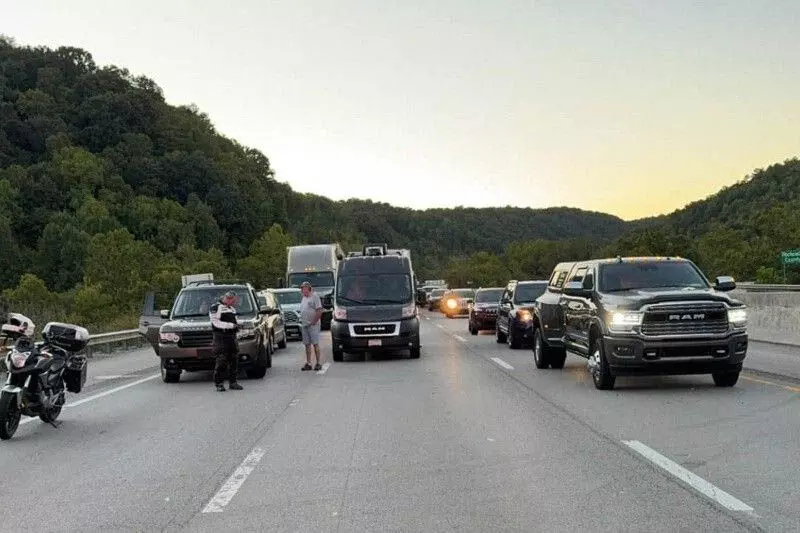 Highway पर लोगों की मौत के बाद अमेरिका में तलाशी अभियान जारी