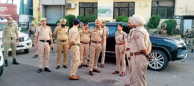 Kathua-Pathankot पुलिस ने सीमा पर अपराध से निपटने के उपायों पर चर्चा की