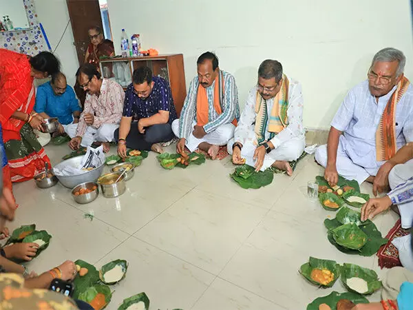 Dharmendra Pradhan ने संबलपुर में नुआखाई त्योहार मनाया, किसानों को शुभकामनाएं दीं