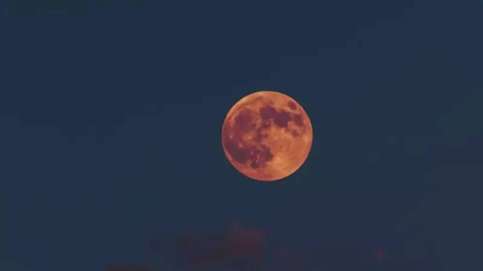 Moon पर हाल ही में आश्चर्यजनक रूप से ज्वालामुखी गतिविधि हुई