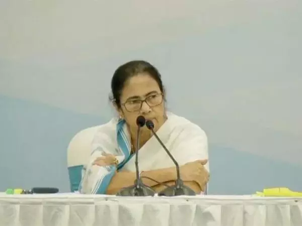 Mamata Banerjee ने डॉक्टरों से काम पर लौटने का आग्रह किया