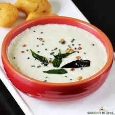 coconut chutney: बनाएं रेस्टोरेंट स्टाइल नारियल की चटनी, नोट करें आसान रेसिपी