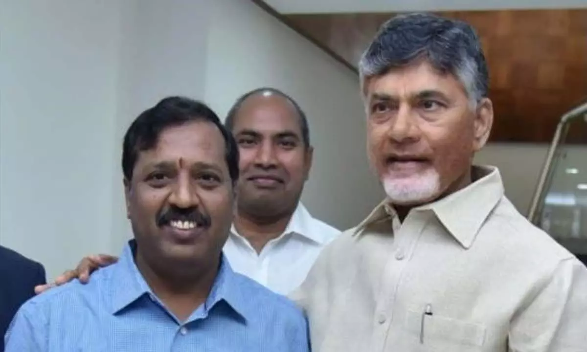 Andhra: आंध्र प्रदेश सरकार ने सीएम नायडू के पूर्व निजी सचिव का निलंबन रद्द किया