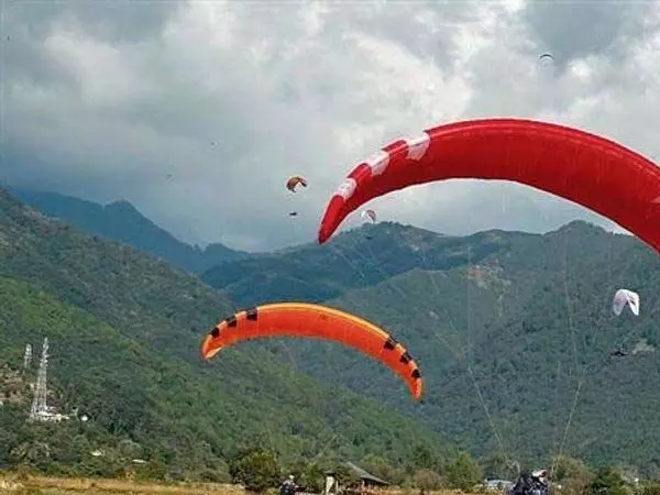 Himachal : 15 सितंबर से शुरू होगी पैराग्लाइडिंग