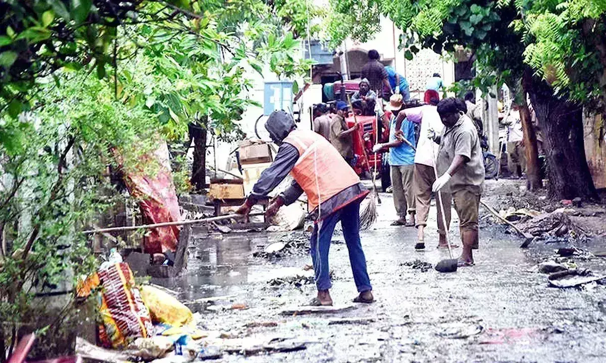 Andhra Pradesh: बाढ़ के कम होते ही पीड़ितों में दुख का सागर छा गया