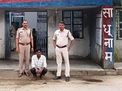 तलवार लहराने वाला युवक गिरफ्तार, एक कॉल पर पुलिस की त्वरित कार्रवाई