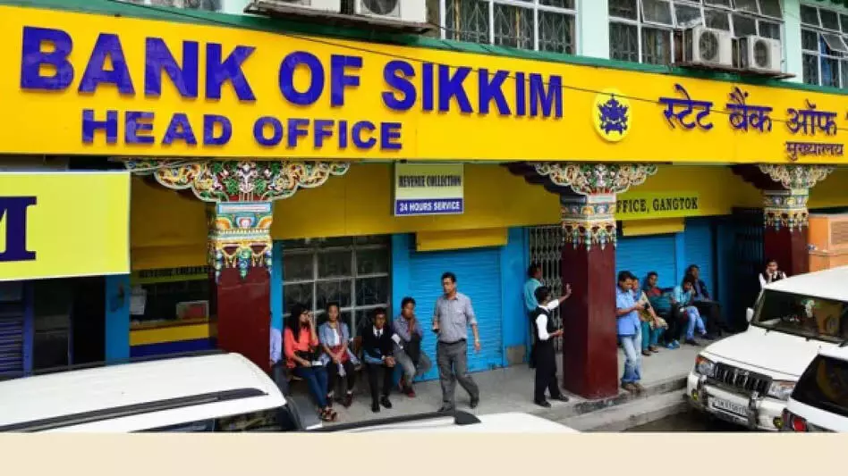 Sikkim : स्टेट बैंक ऑफ सिक्किम के अधिकारियों पर सतर्कता विभाग की कार्रवाई