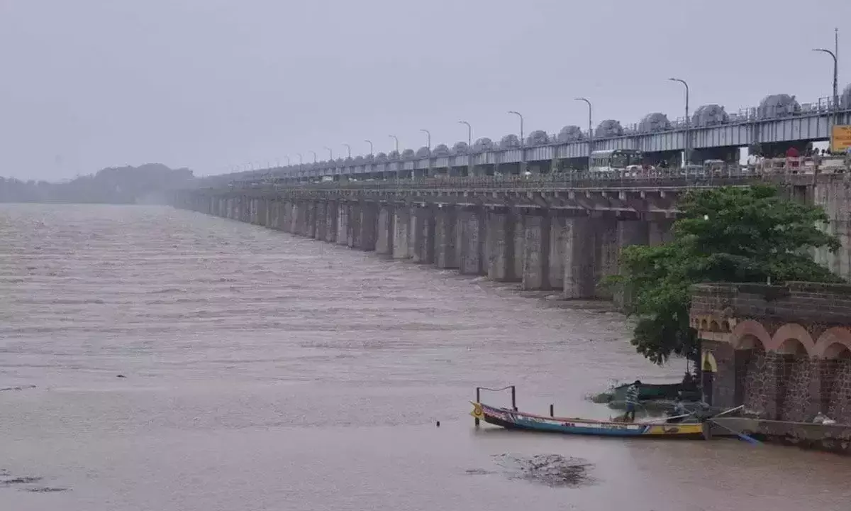 Godavari नदी डोवलेश्वरम बैराज पर उफान पर, पहली चेतावनी जारी