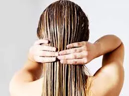 Hair masks: घर पर ही बालों को मिलेगी सैलून जैसी चमक