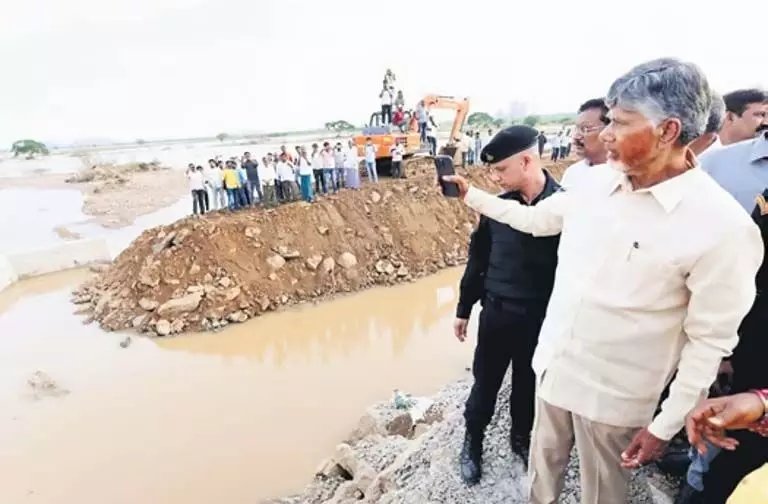 Andhra : सीएम चंद्रबाबू नायडू ने प्रकाशम बैराज को हुए नुकसान के लिए वाईएसआरसी नेताओं को जिम्मेदार ठहराया