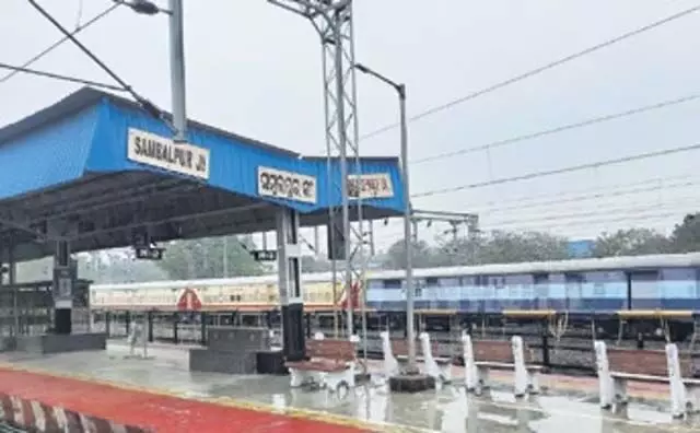 Sambalpur स्टेशन में रेलवे यार्ड के पुनर्गठन के कारण ट्रेनों का मार्ग परिवर्तित