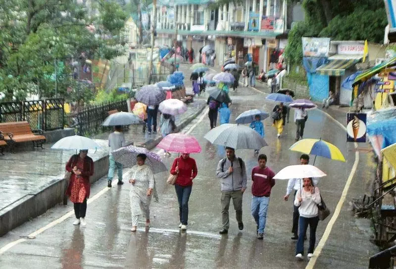 Himachal : आज और बारिश, शिमला की कई सड़कें बंद, सेब सीजन प्रभावित