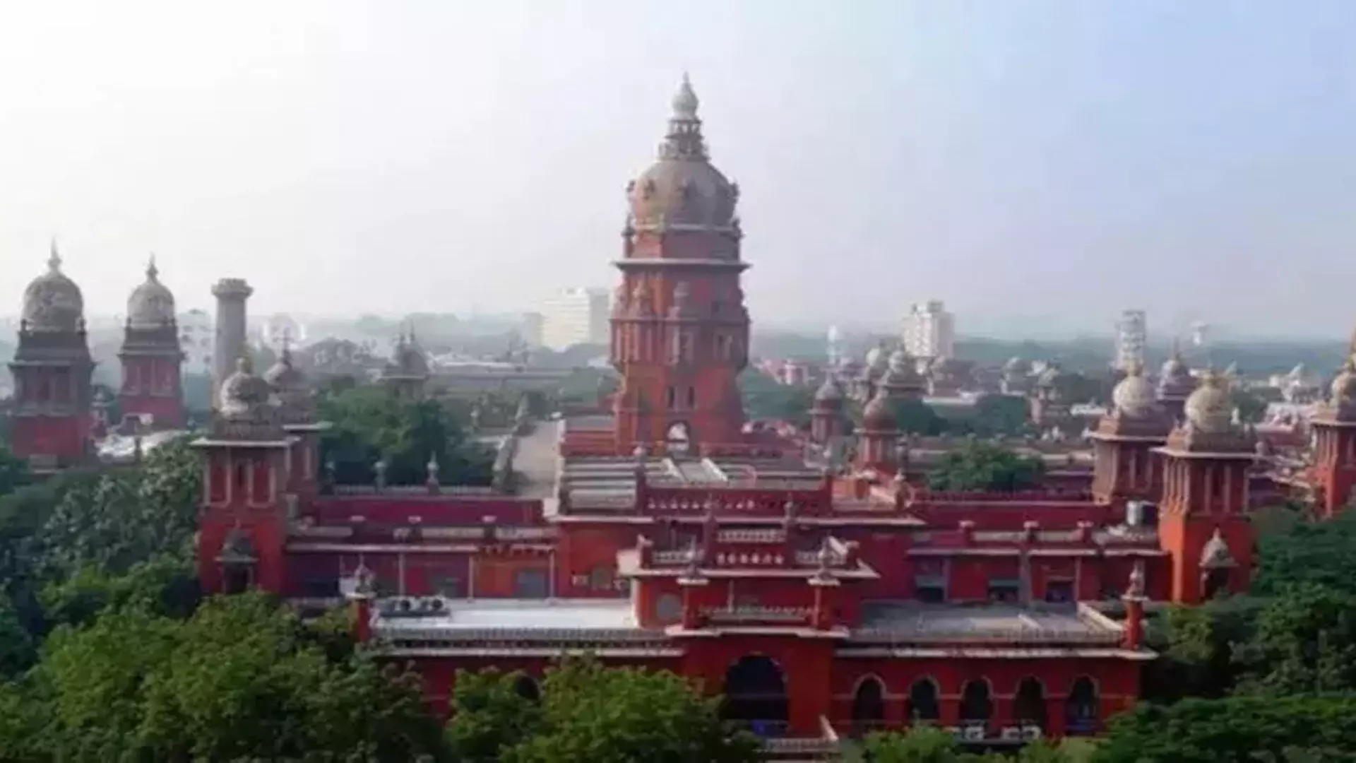 Madras HC ने पेट्रोल, डीजल को जीएसटी के दायरे में लाने पर केंद्र से जवाब मांगा