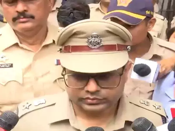 मलाइका अरोड़ा के पिता की मौत पर Mumbai Police ने कहा- प्रथम दृष्टया यह आत्महत्या लगती है