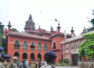 Madras HC ने पेट्रोल और डीजल को जीएसटी के दायरे में लाने की जनहित याचिका पर केंद्र से जवाब मांगा