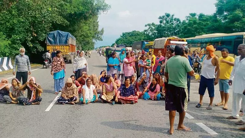 Jalandhar: बस ने एक ही परिवार के तीन लोगों को टक्कर मारी, एक की मौत, दो घायल