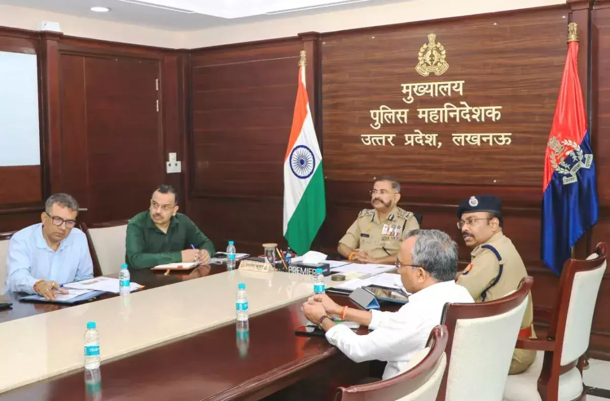 Lucknow: पुलिस महानिदेशक प्रशांत कुमार ने रेलवे सुरक्षा को लेकर दिये निर्देश