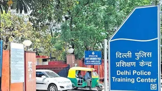 Delhi: दिल्ली पुलिस ने मणिपुर में तैनात अधिकारियों की वापसी मांगी