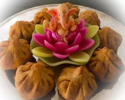 Bappa को तले हुए मोदक का भोग लगाने से प्रसन्न होंगे