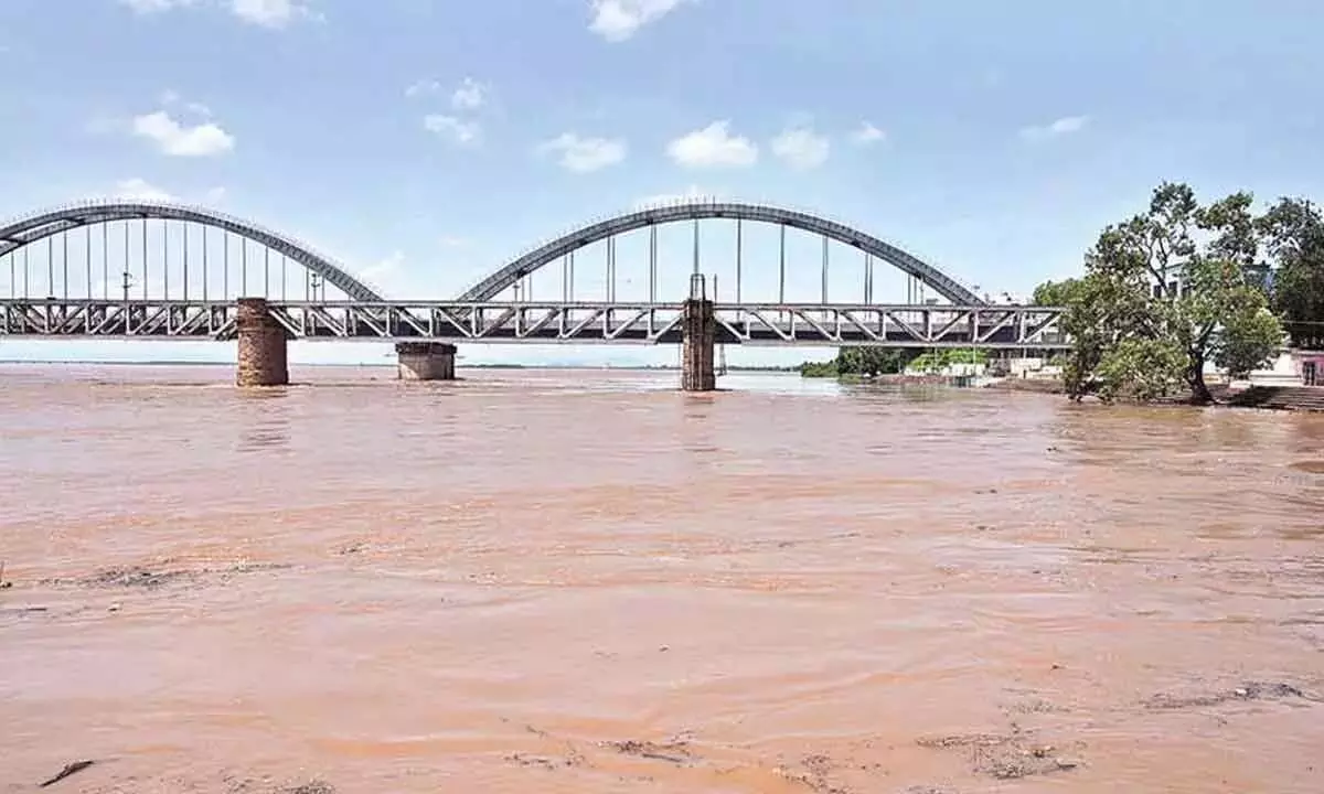 Godavari नदी के बढ़ते जलस्तर के कारण बाढ़ की दूसरी चेतावनी जारी की