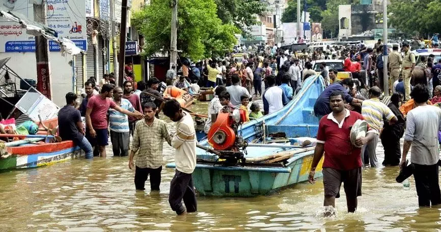 भारतीय सेना ने Kakinada में बाढ़ राहत कार्य जारी रखा