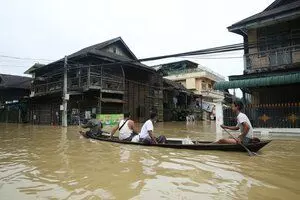 Myanmar : मध्य म्यांमार में भीषण बाढ़ के बीच कम से कम 17 लोगों की मौत