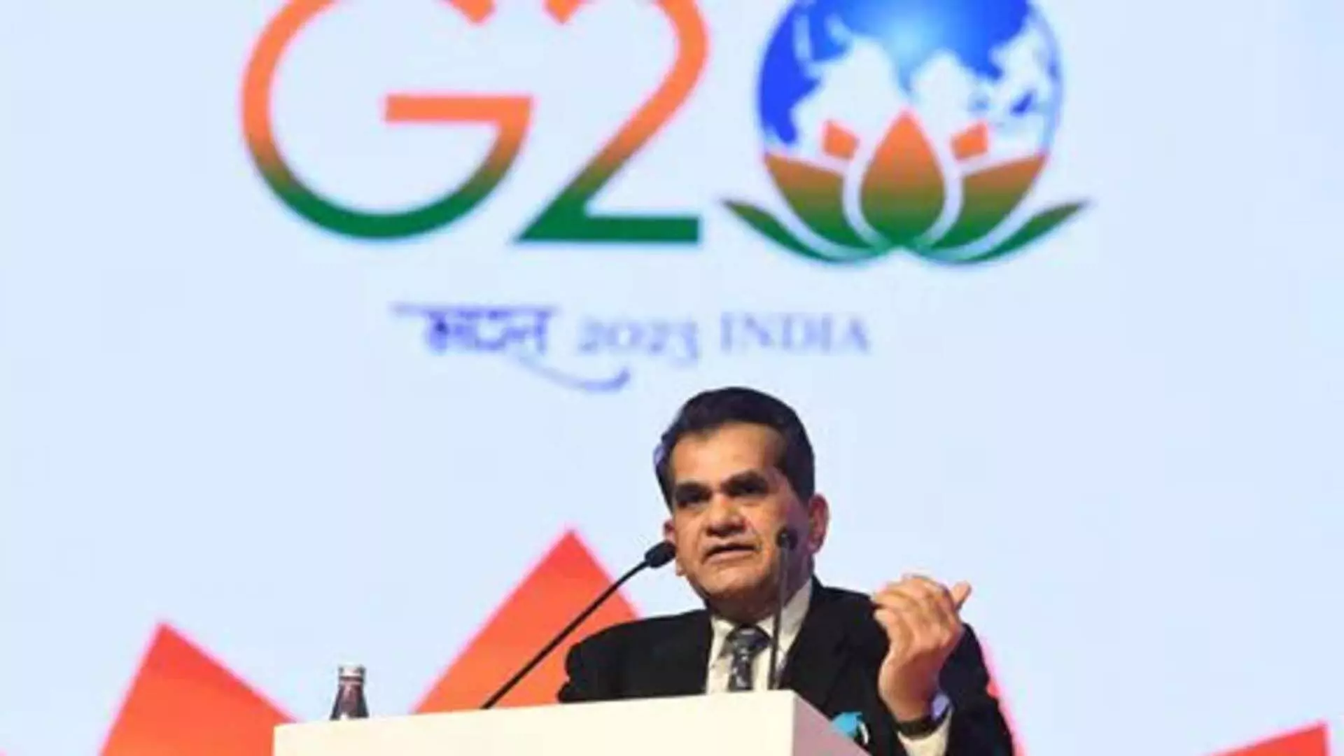 अगले दशक में भारत विश्व की आर्थिक वृद्धि में 20% योगदान देगा: Amitabh Kant