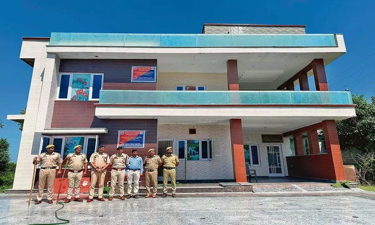 J&K: जम्मू पुलिस ने ड्रग तस्करों के घर कुर्क किए