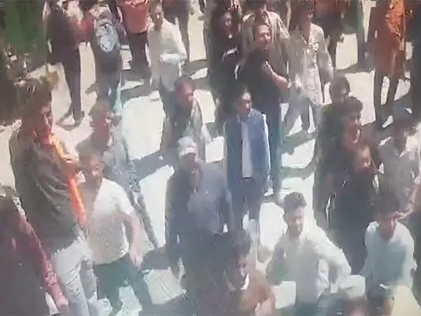 Shimla police ने मस्जिद विरोधी प्रदर्शनकारियों द्वारा पथराव करने का CCTV जारी किया