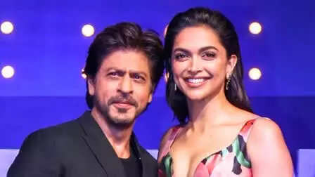 Deepika से मिलने पहुंचे शाहरुख खान