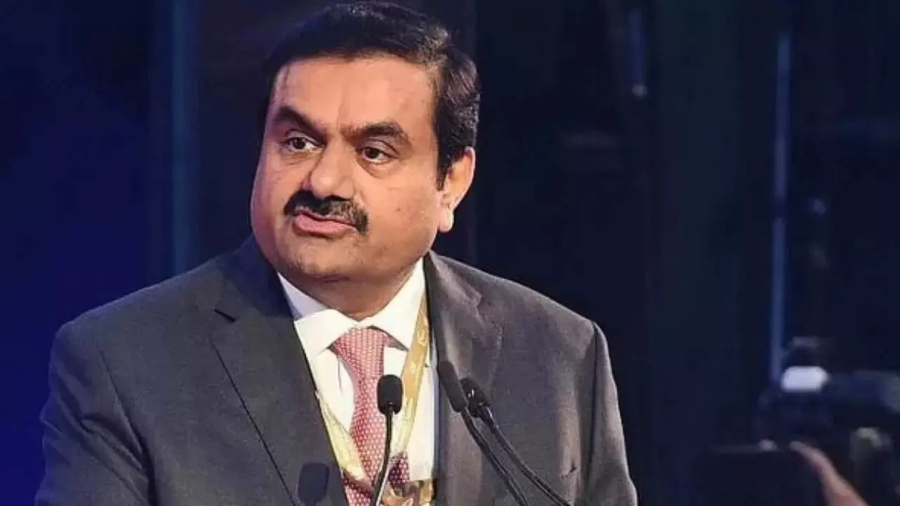 Adani ग्रुप के स्विस बैंक खाते फ्रीज कर दिए