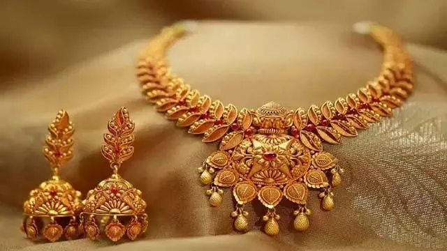 Gold price :  भारत में आज सोने की कीमत में कमी आई