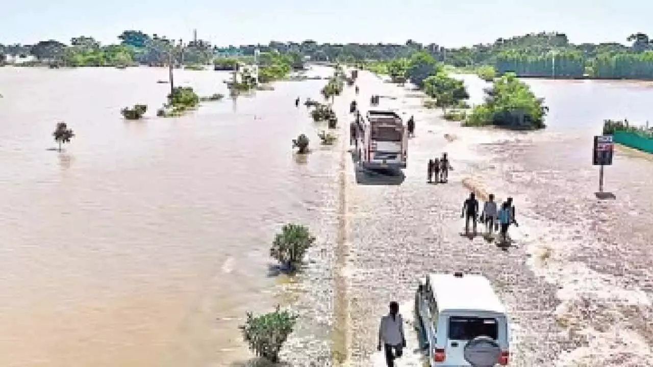 Kakinada जिले में येलेरू बाढ़ का असर अभी भी गंभीर